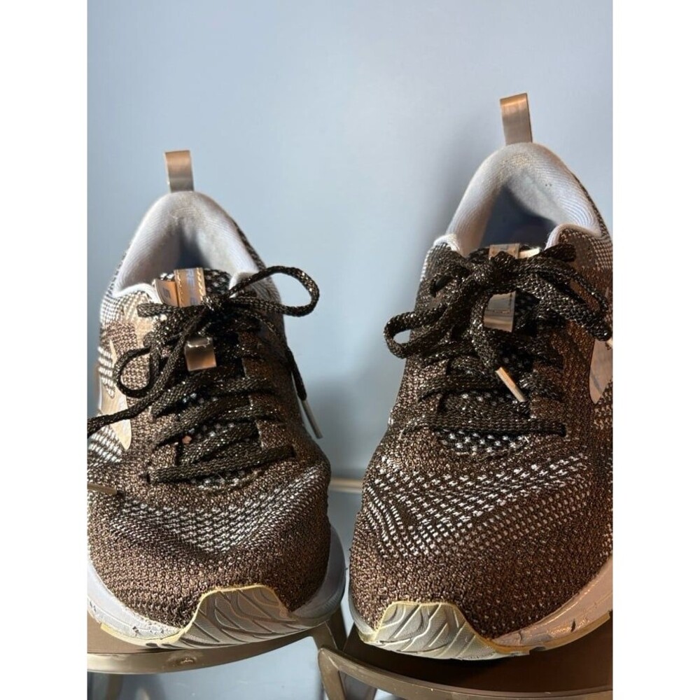 Brooks Revels 5 women’s Running Shoes Black and light blue size 8